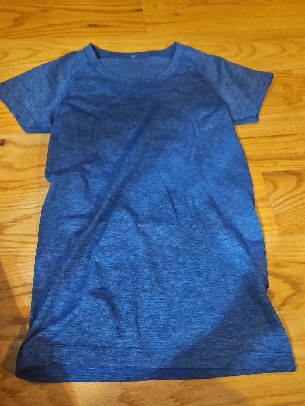 lululemon athletica heathered blue short sleeve top